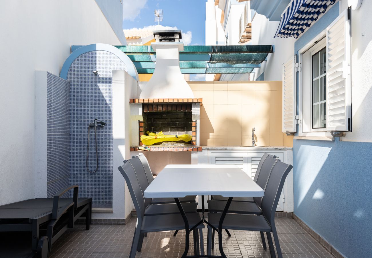 Casa geminada em Manta Rota - Moradia de 4 quartos em Condominio com piscina by AlgarveManta (9V4)