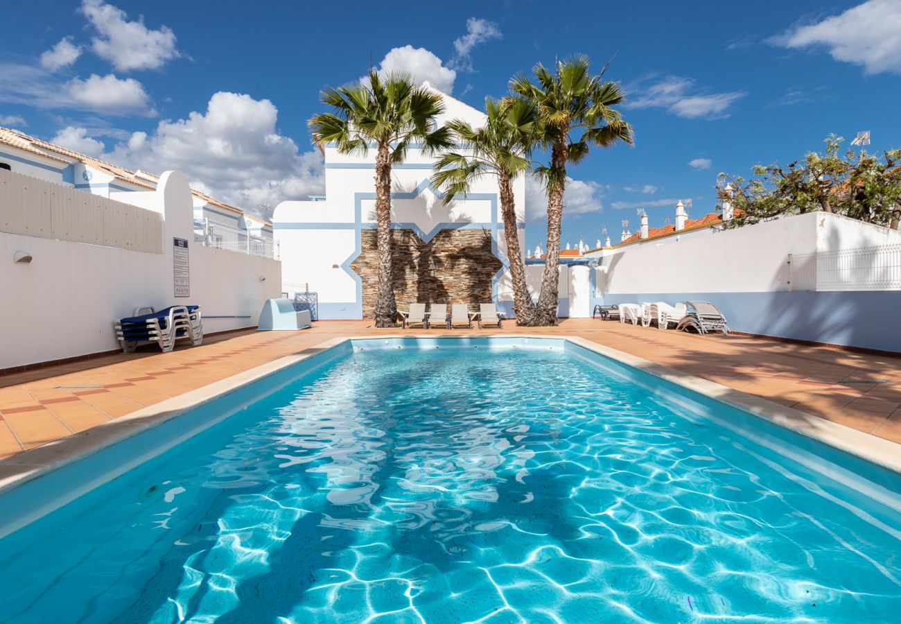 Casa geminada em Manta Rota - Moradia de 4 quartos em Condominio com piscina by AlgarveManta (9V4)