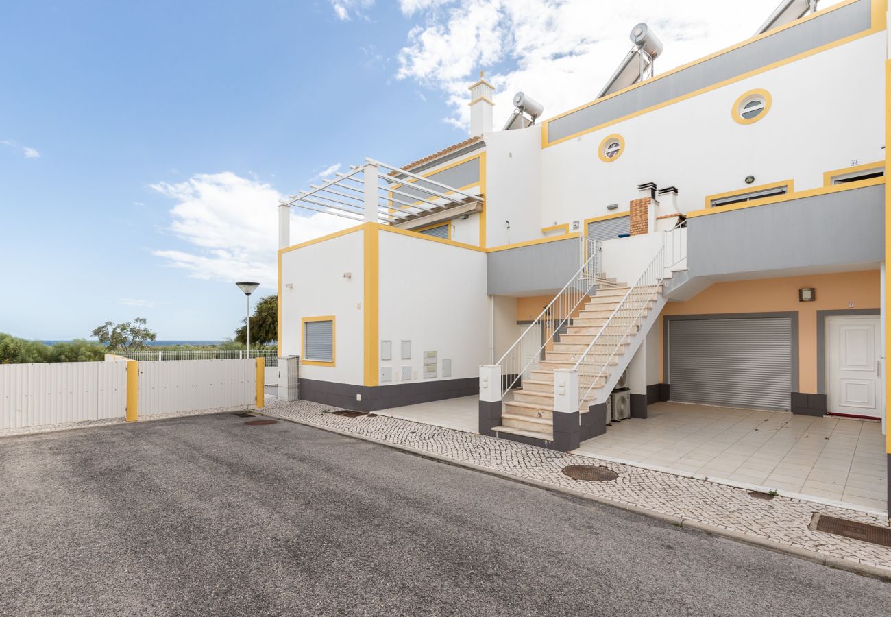 Apartamento em Manta Rota - Apartamento em condomínio com piscina a 50m da praia by AlgarveManta (6T2)