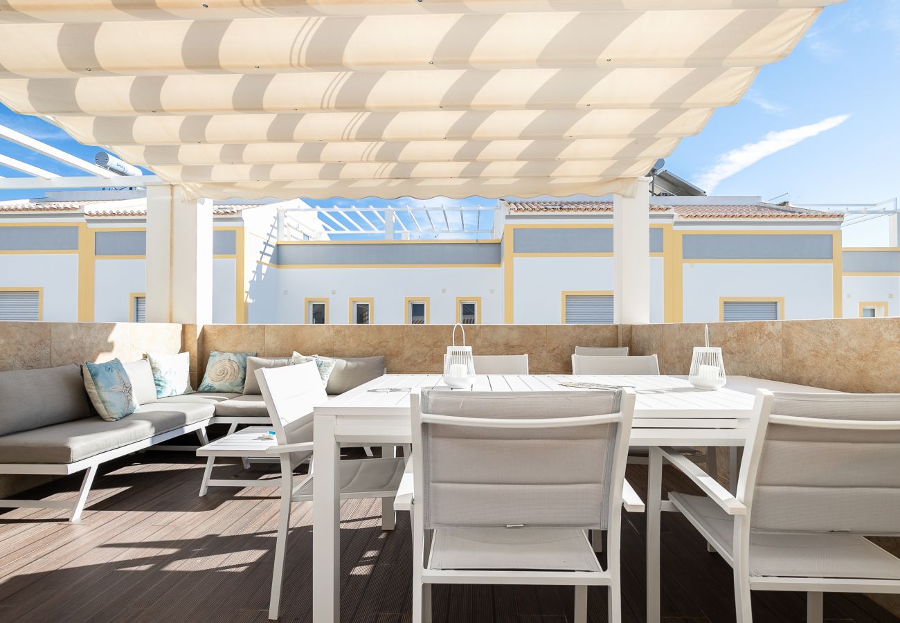 Apartamento em Manta Rota - Apartamento em condomínio com piscina a 50m da praia by AlgarveManta (6T2)