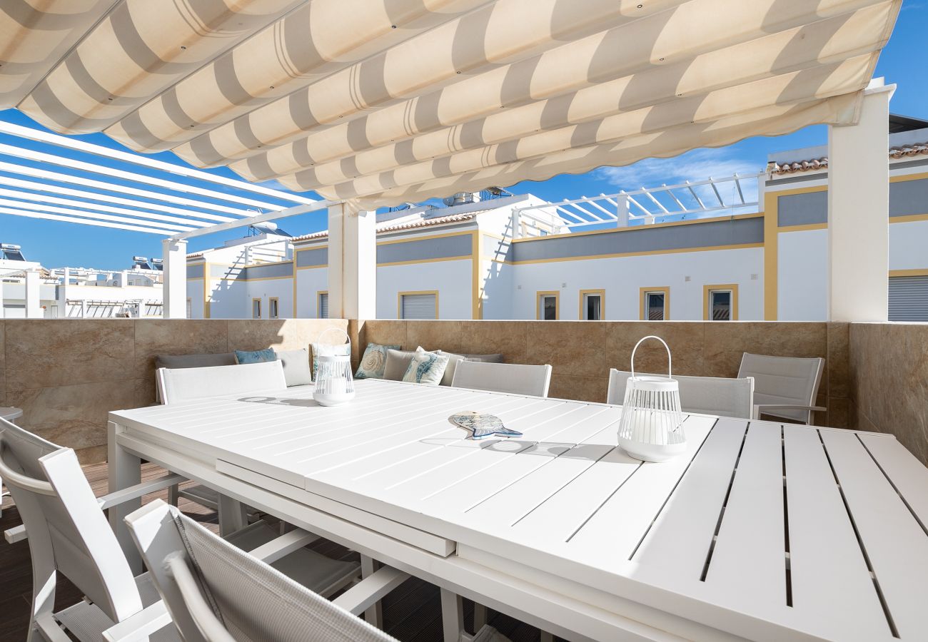 Apartamento em Manta Rota - Apartamento em condomínio com piscina a 50m da praia by AlgarveManta (6T2)