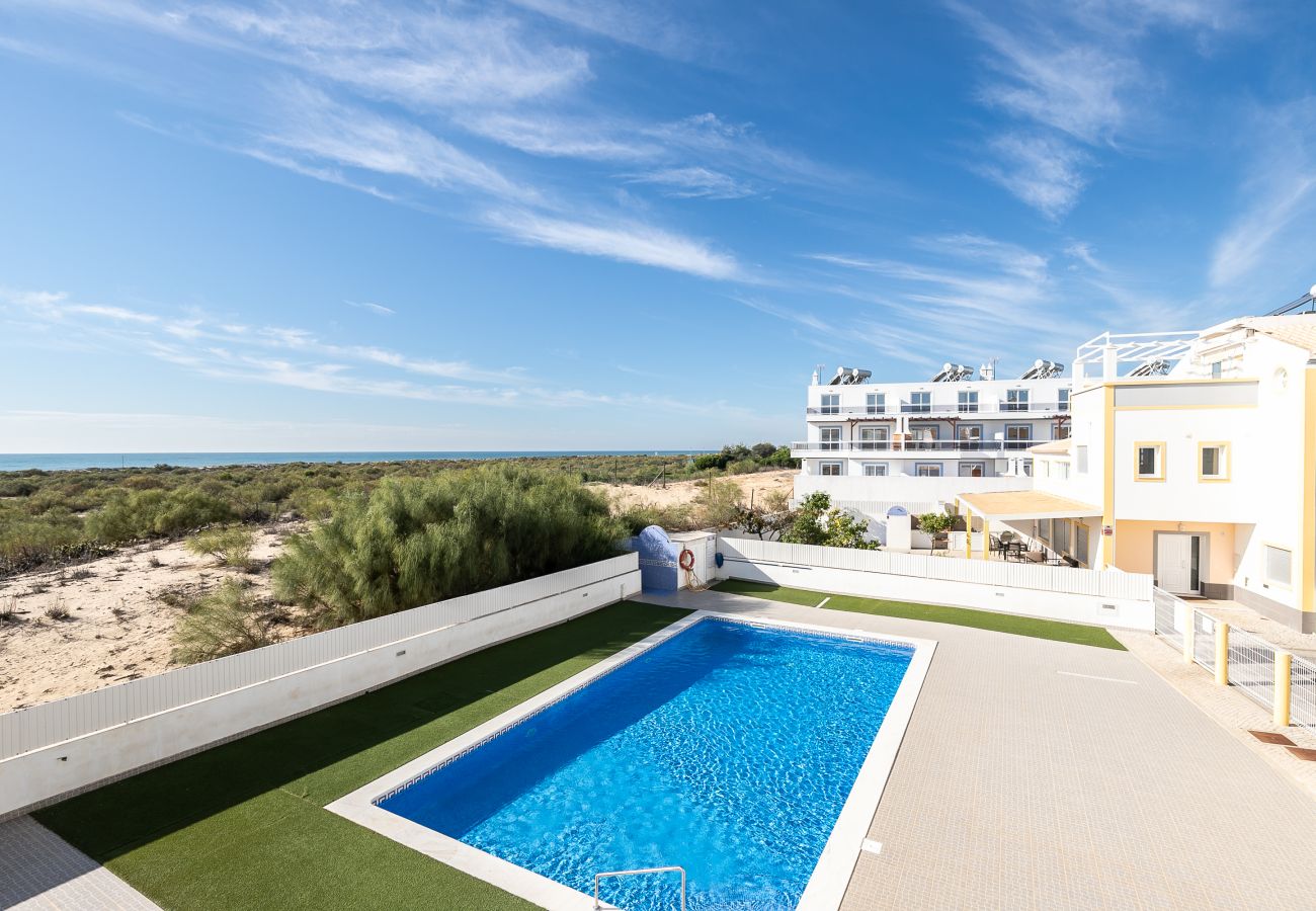 Apartamento em Manta Rota - Apartamento em condomínio com piscina a 50m da praia by AlgarveManta (6T2)