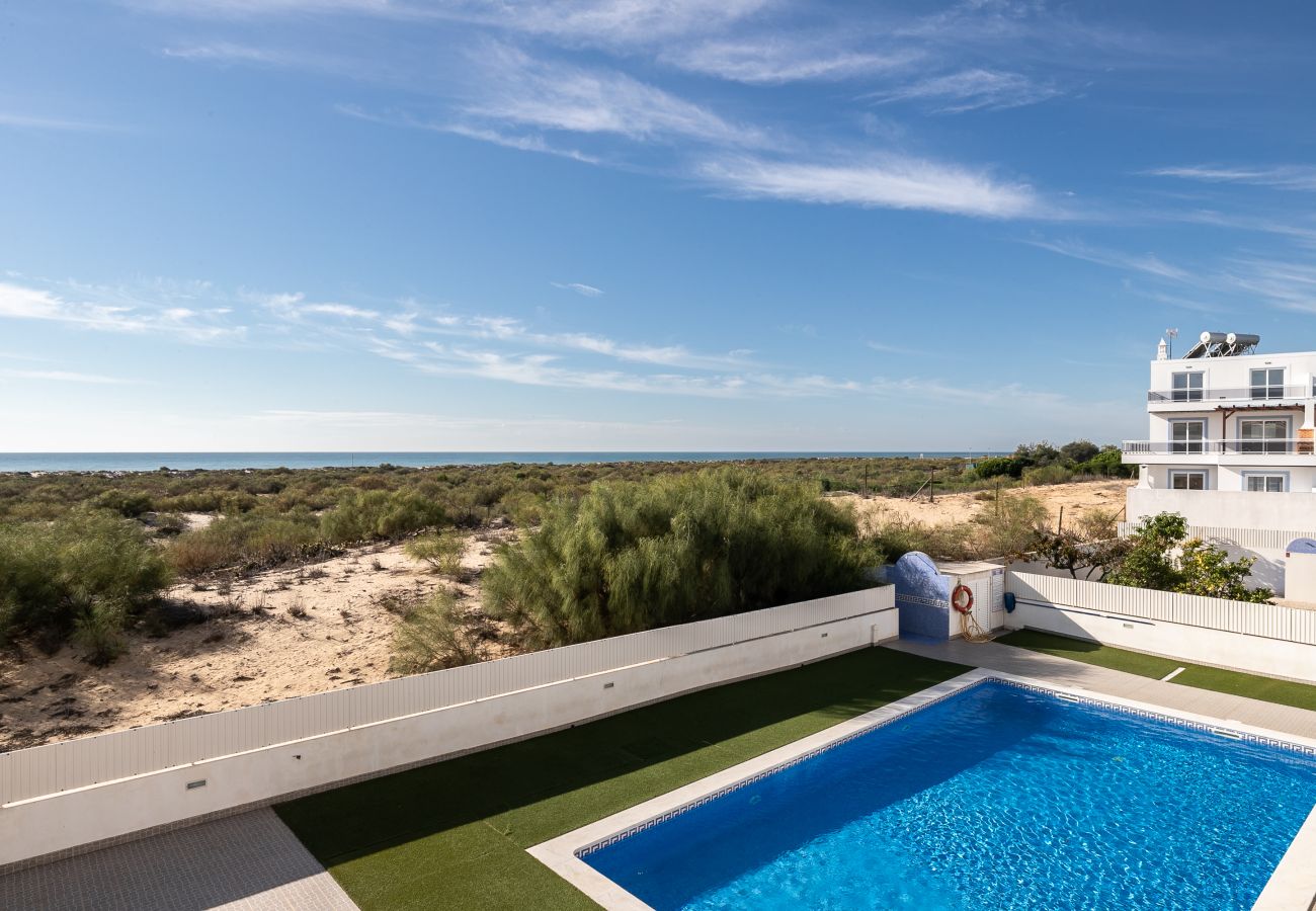 Apartamento em Manta Rota - Apartamento em condomínio com piscina a 50m da praia by AlgarveManta (6T2)