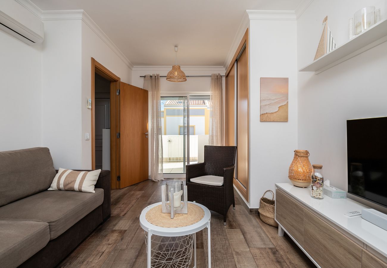 Apartamento em Manta Rota - Apartamento em condomínio com piscina a 50m da praia by AlgarveManta (6T2)