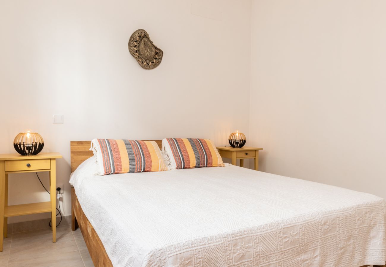 Apartamento em Manta Rota - Apartamento em condominio com piscina a 50m da praia by AlgarveManta (9T2)