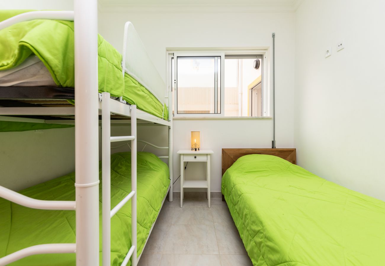 Apartamento em Manta Rota - Apartamento em condominio com piscina a 50m da praia by AlgarveManta (9T2)