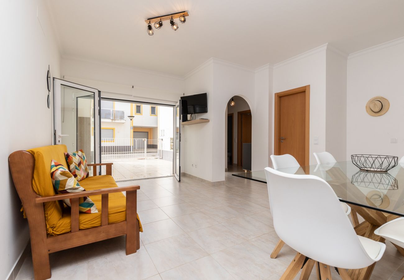 Apartamento em Manta Rota - Apartamento em condominio com piscina a 50m da praia by AlgarveManta (9T2)