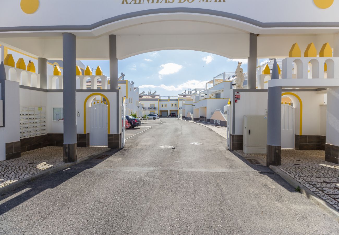 Apartamento em Manta Rota - Apartamento em condominio com piscina a 50m da praia by AlgarveManta (9T2)