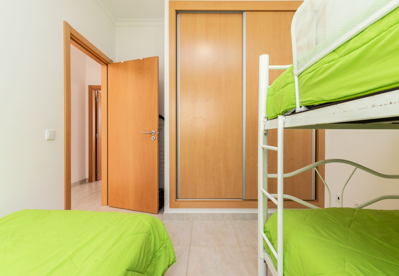 Apartamento em Manta Rota - Apartamento em condominio com piscina a 50m da praia by AlgarveManta (9T2)
