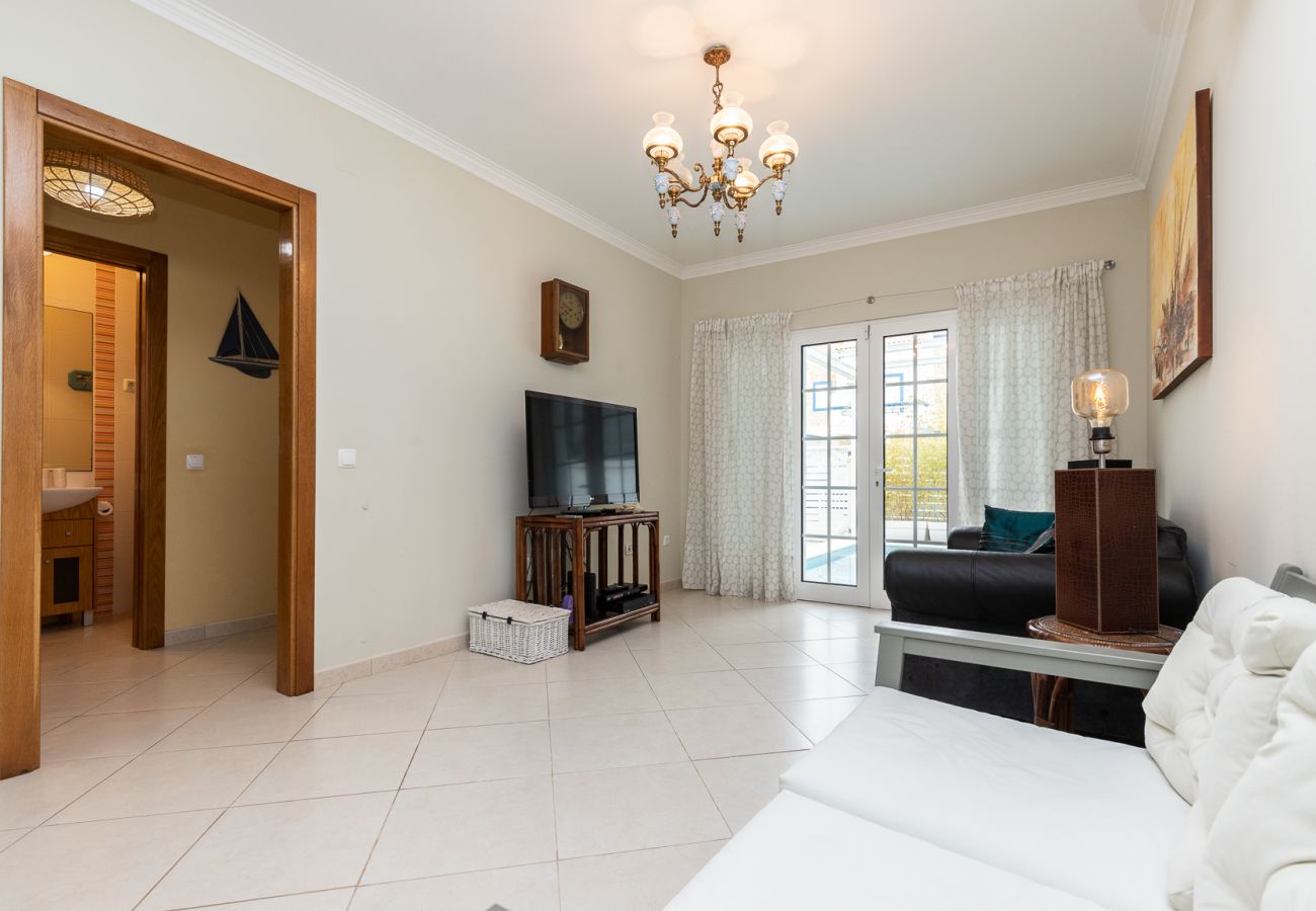 Villa em Manta Rota - Moradia V3 com piscina privada e Wi-Fi by AlgarveManta (13V3)