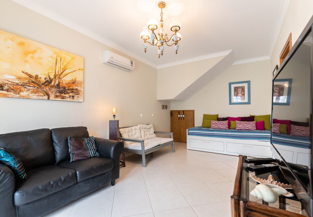 Villa em Manta Rota - Moradia V3 com piscina privada e Wi-Fi by AlgarveManta (13V3)