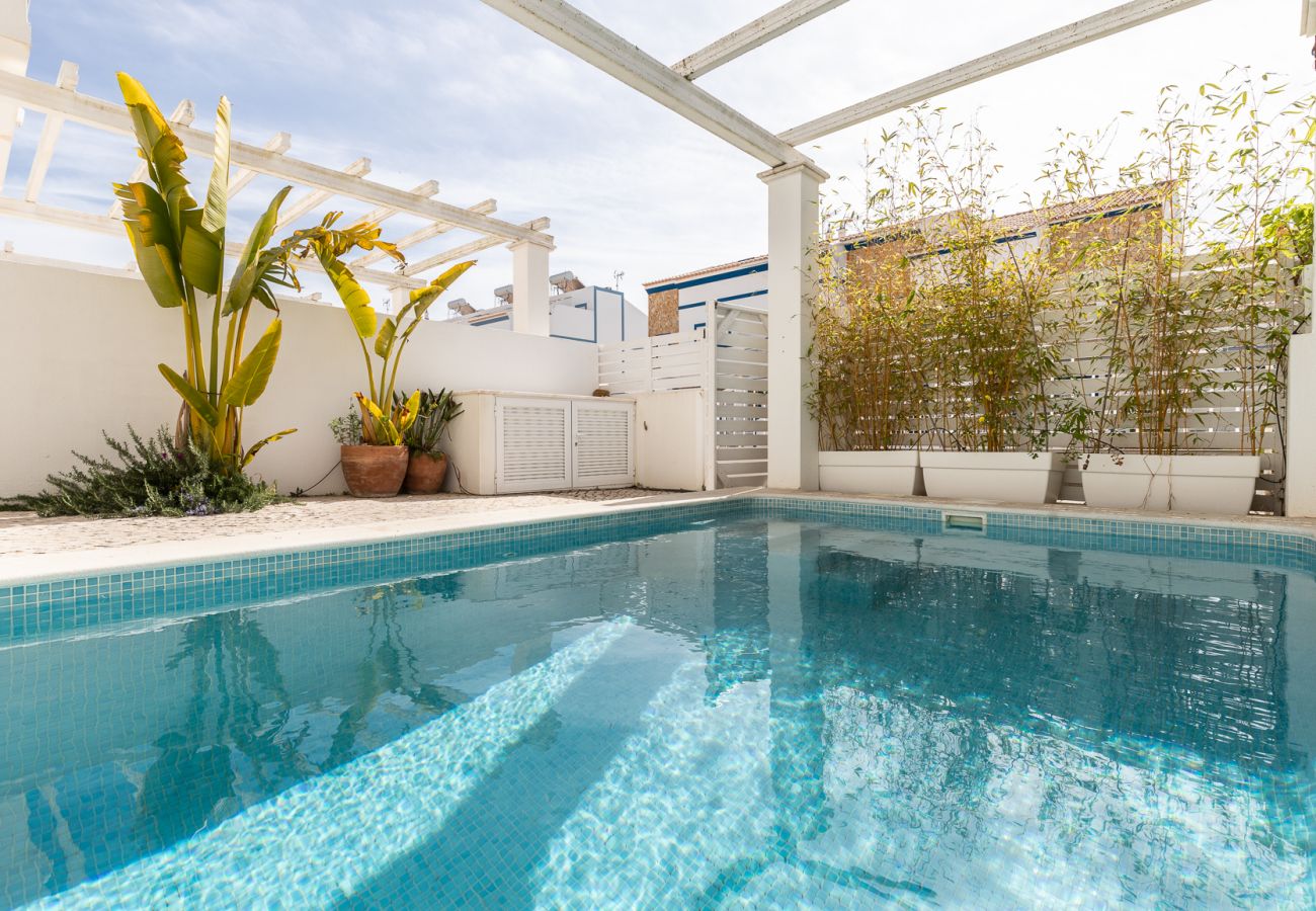 Villa em Manta Rota - Moradia V3 com piscina privada e Wi-Fi by AlgarveManta (13V3)