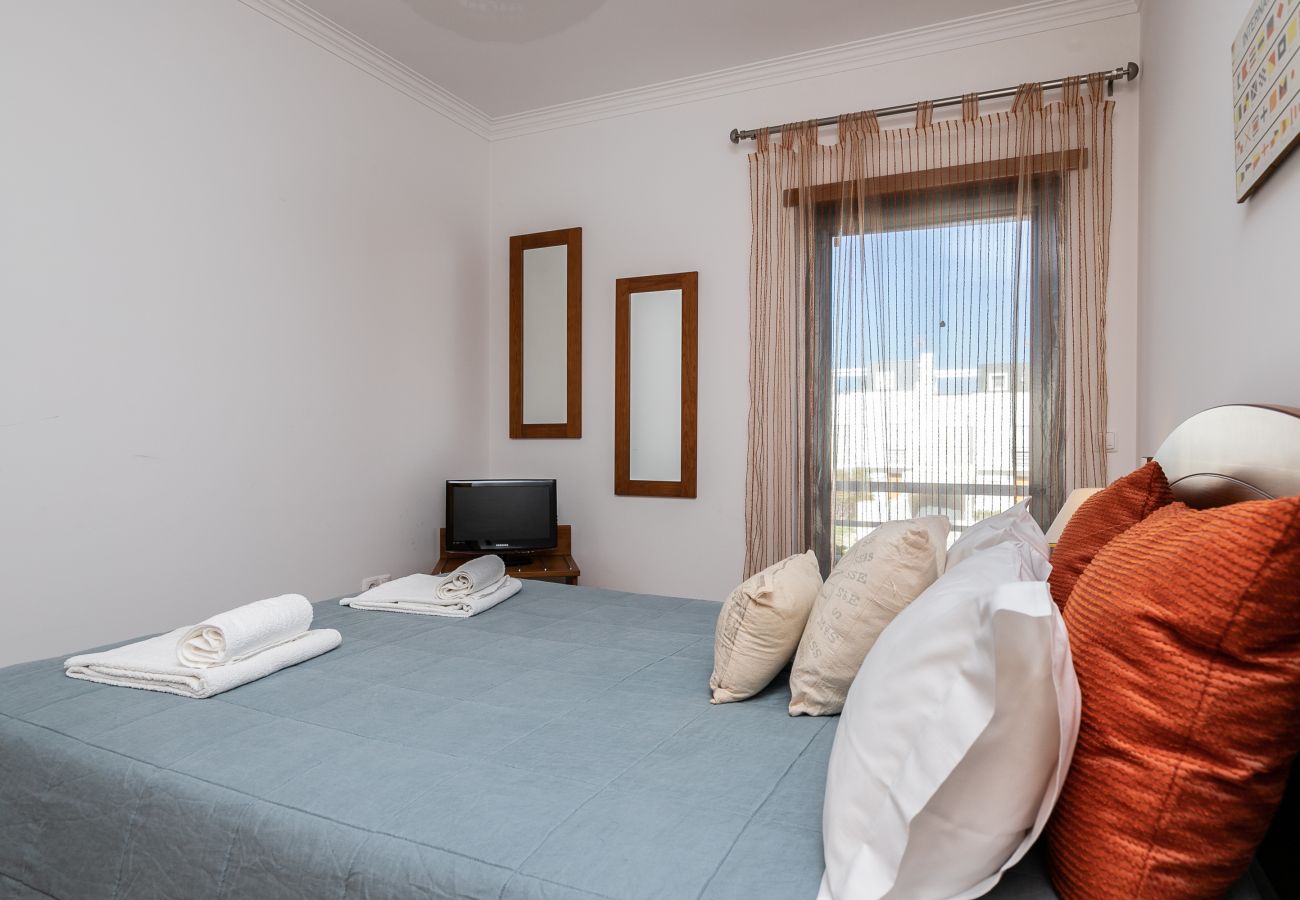 Casa geminada em Manta Rota - Moradia com 3 quartos a 50m da praia com Pátio by AlgarveManta (15V3)