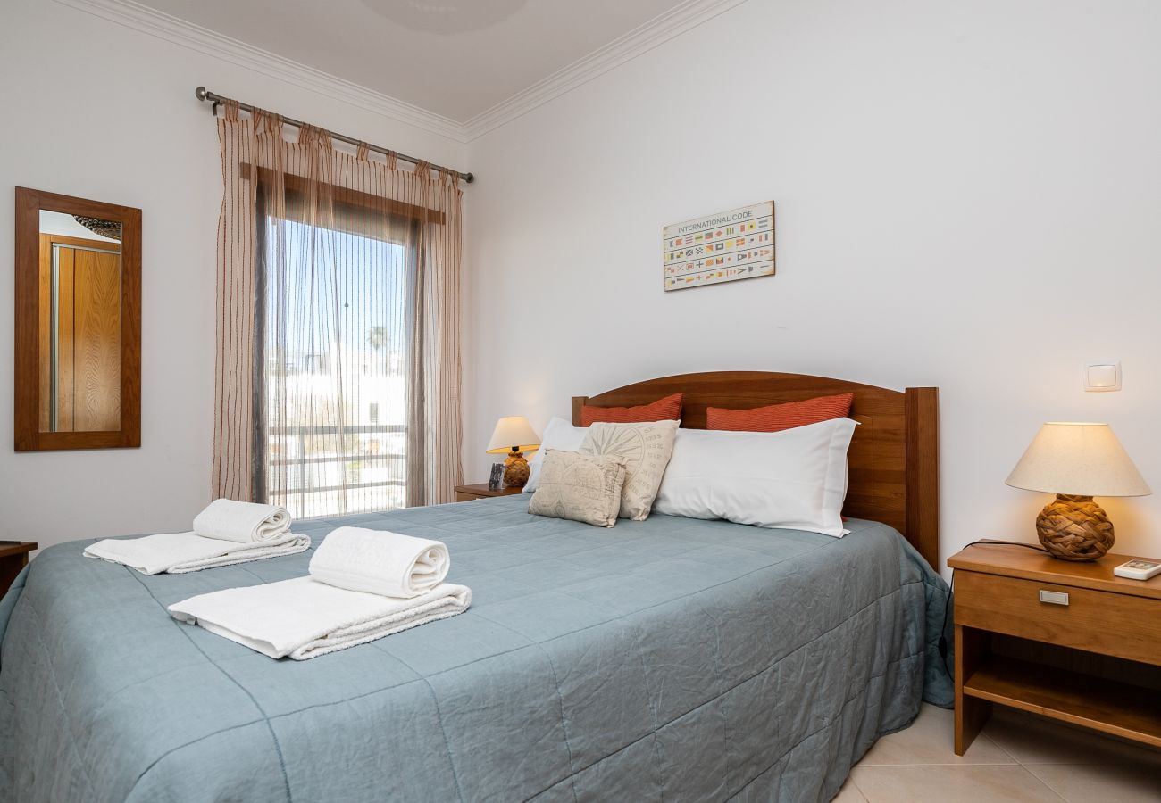 Casa geminada em Manta Rota - Moradia com 3 quartos a 50m da praia com Pátio by AlgarveManta (15V3)