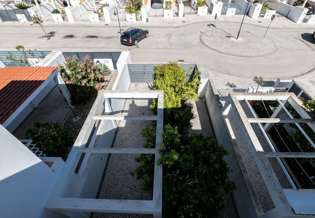 Casa geminada em Manta Rota - Moradia com 3 quartos a 50m da praia com Pátio by AlgarveManta (15V3)