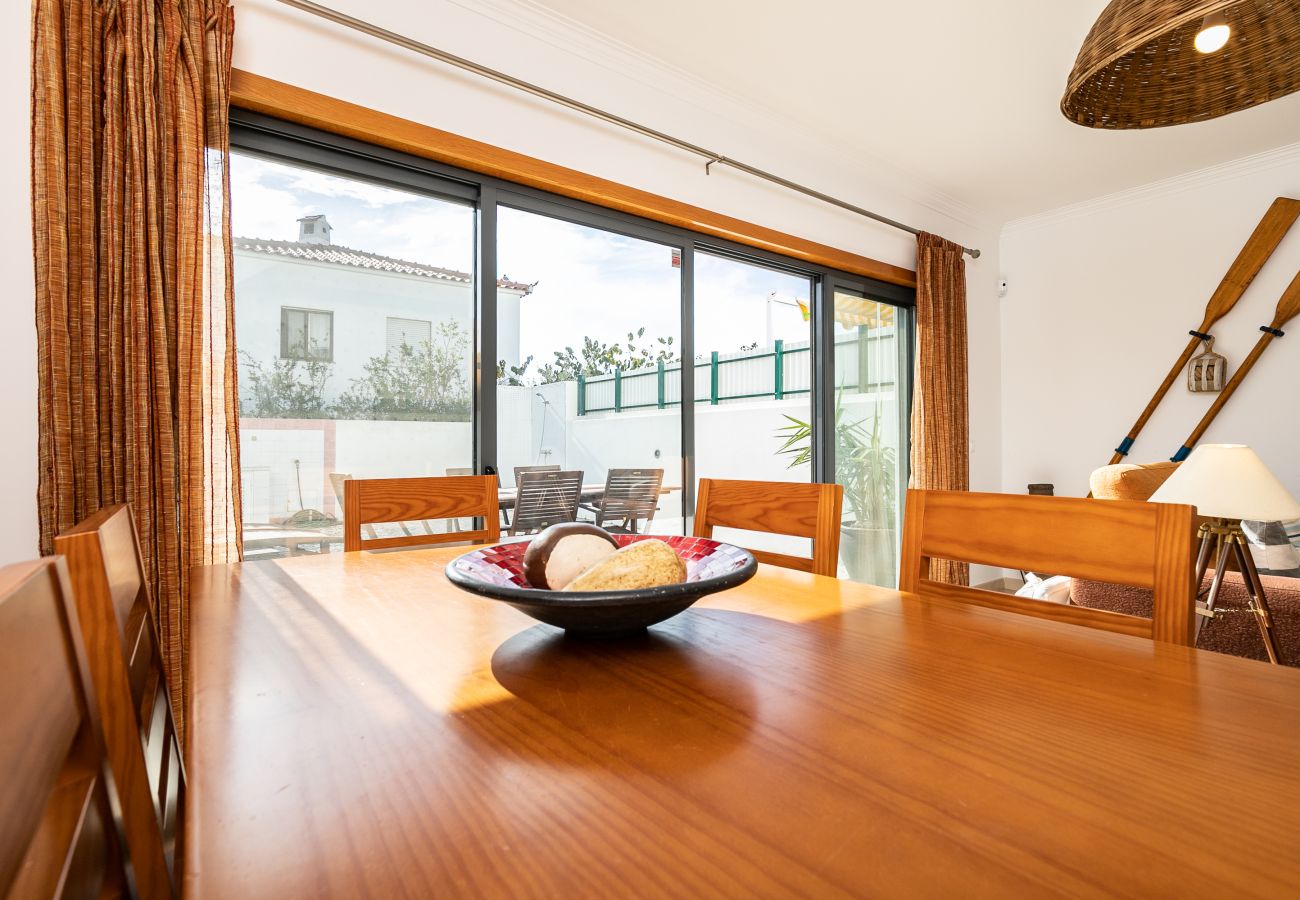 Casa geminada em Manta Rota - Moradia com 3 quartos a 50m da praia com Pátio by AlgarveManta (15V3)