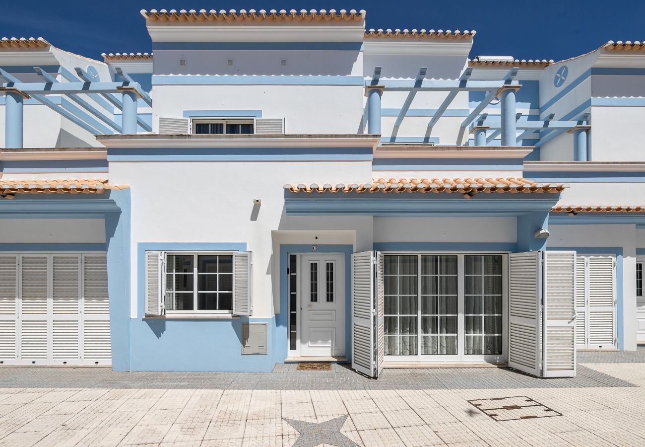 Casa geminada em Manta Rota - Moradia de 3 quartos em Condominio com piscina by AlgarveManta (3V3)