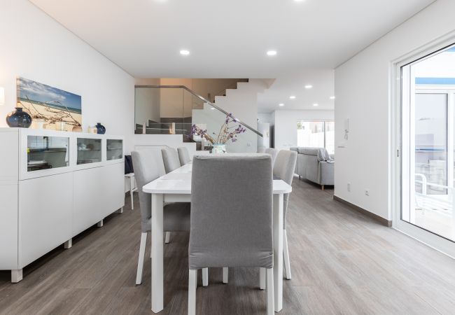 Casa em Manta Rota - Moradia V3 com piscina privada by AlgarveManta (4V3) Casa em Manta Rota - Moradia V3 com piscina privada by AlgarveManta (4V3)