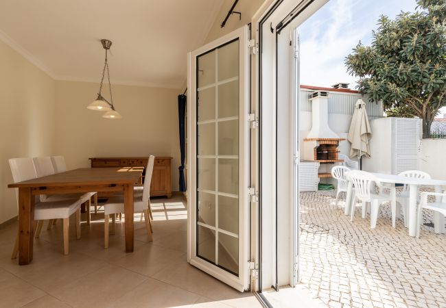 Casa geminada em Manta Rota - Moradia 4 quartos e pátio by AlgarveManta (2V4) Casa geminada em Manta Rota - Moradia 4 quartos e pátio by AlgarveManta (2V4)