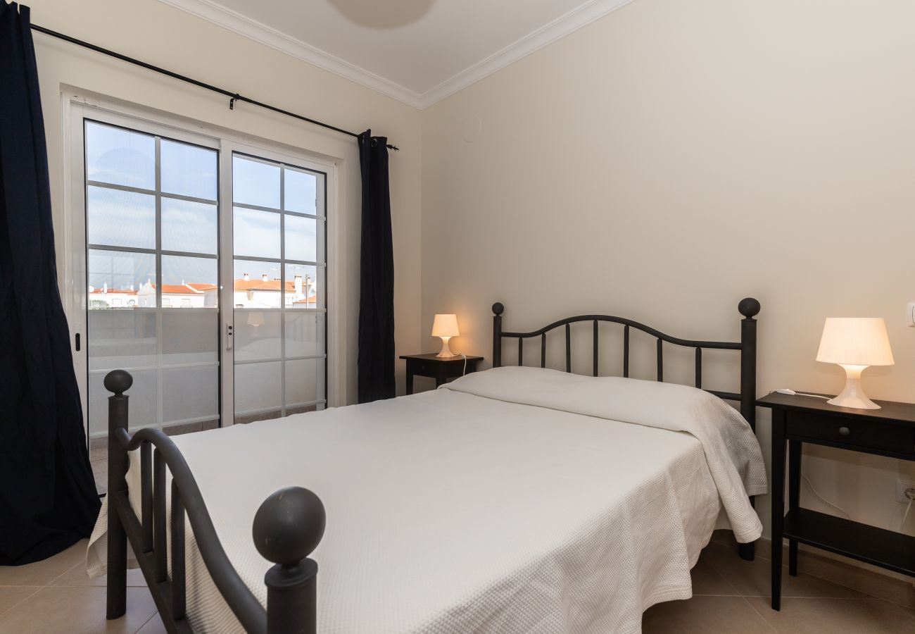 Casa geminada em Manta Rota - Moradia 4 quartos e pátio by AlgarveManta (2V4)