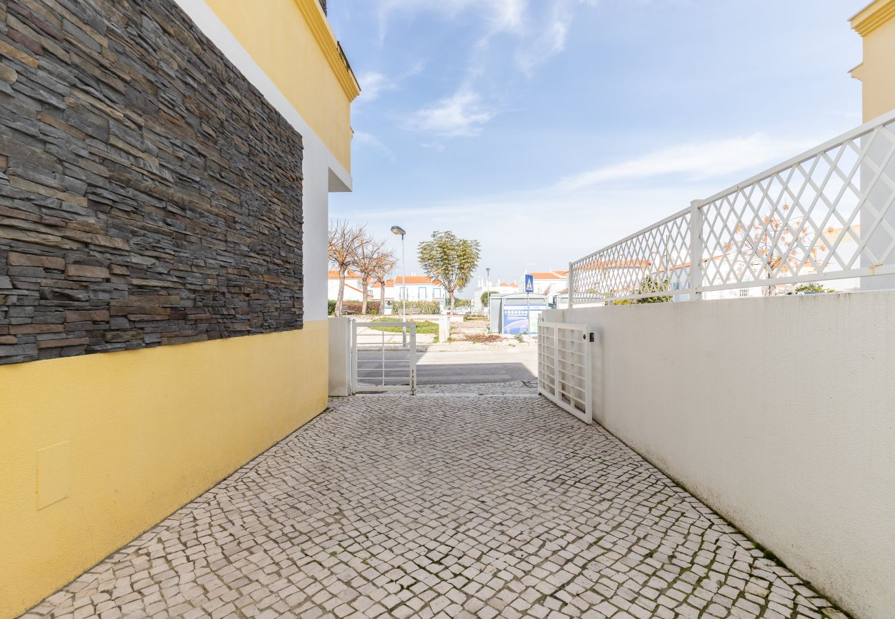 Casa geminada em Manta Rota - Moradia 4 quartos e pátio by AlgarveManta (2V4)