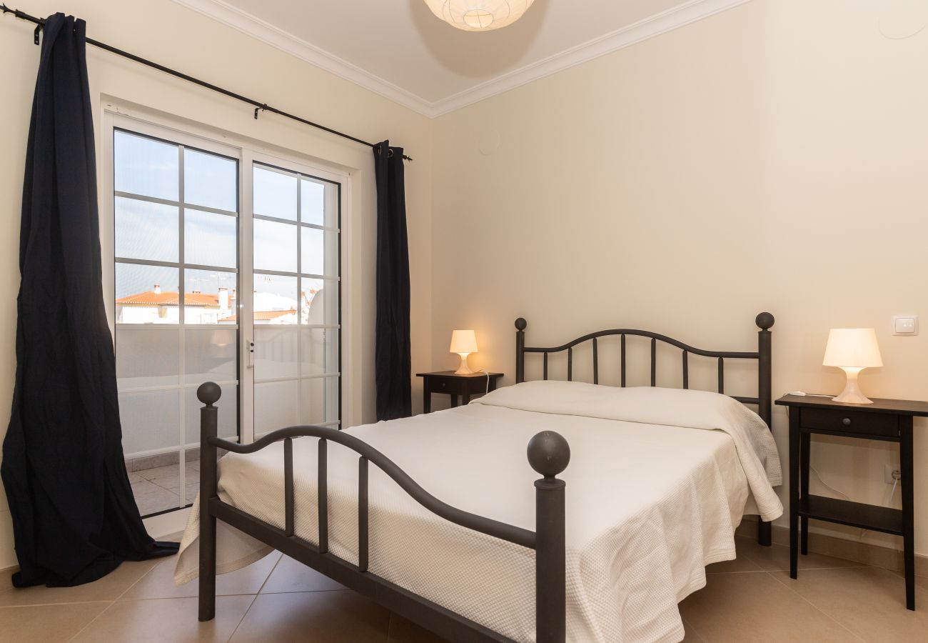 Casa geminada em Manta Rota - Moradia 4 quartos e pátio by AlgarveManta (2V4)