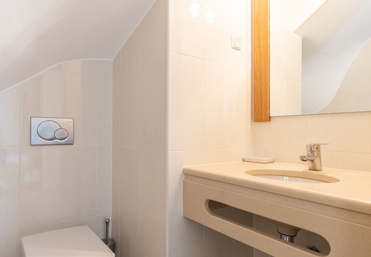 Casa geminada em Manta Rota - Moradia 4 quartos e pátio by AlgarveManta (2V4)