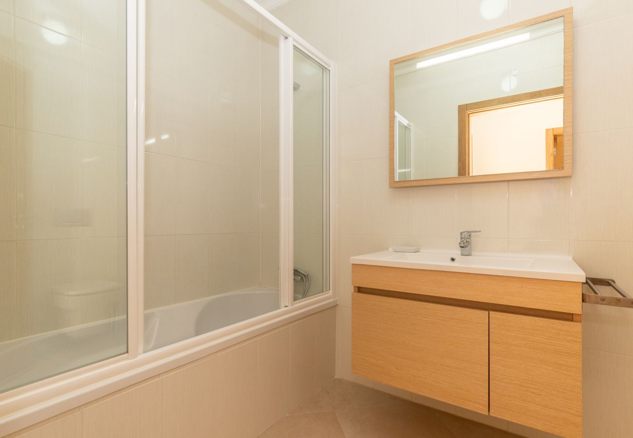 Casa geminada em Manta Rota - Moradia 4 quartos e pátio by AlgarveManta (2V4)