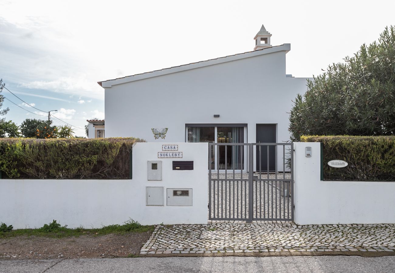 Villa em Altura - Refúgio Algarvio: Villa de Charme com Piscina Privada (4V4)