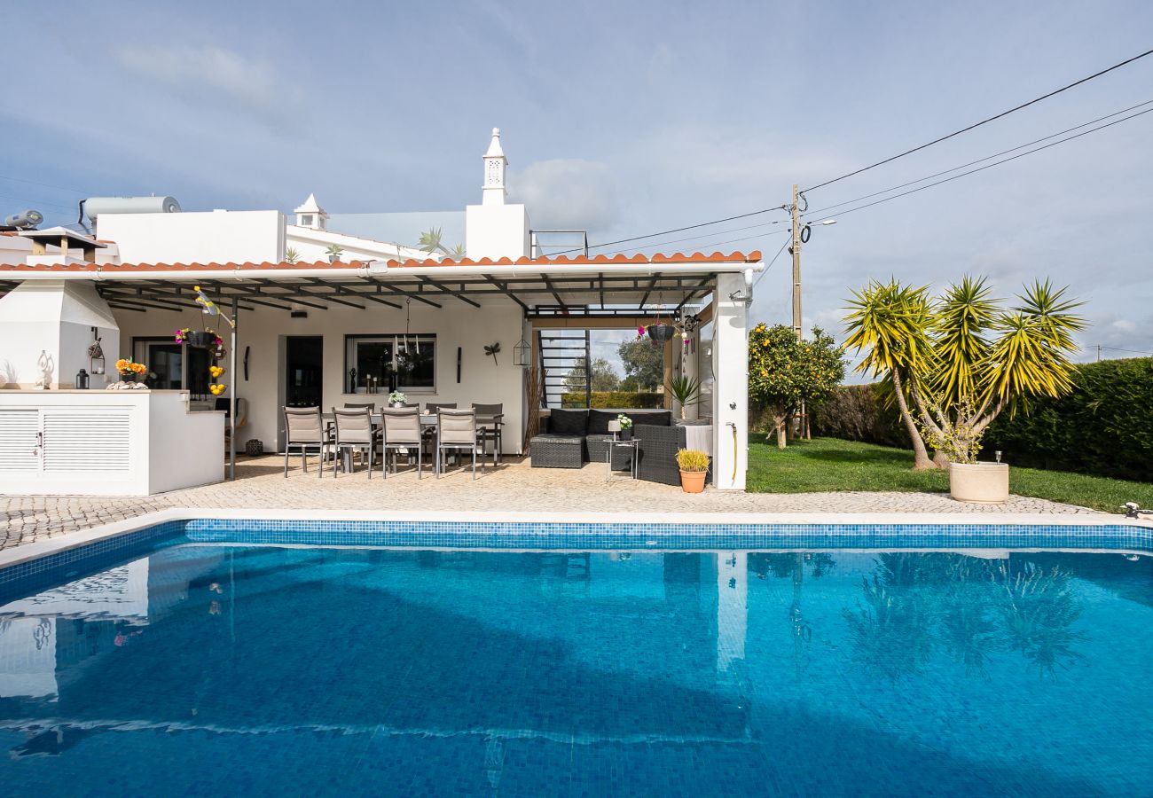 Villa em Altura - Refúgio Algarvio: Villa de Charme com Piscina Privada (4V4)