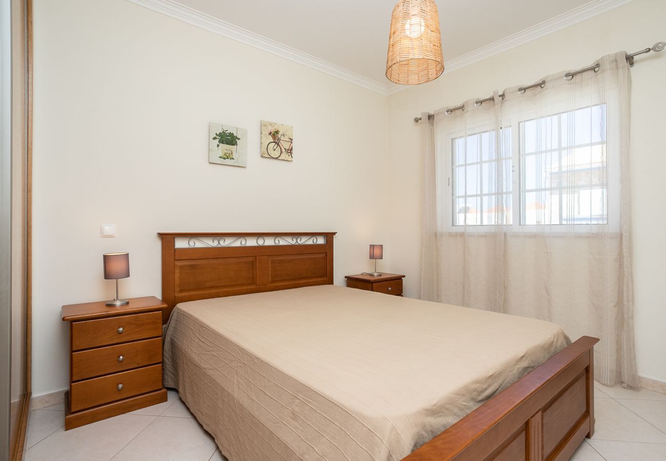 Villa em Manta Rota - Moradia 4 quartos com Pátio, Churrasqueira e Ar Condicionado by AlgarveManta (11V4)