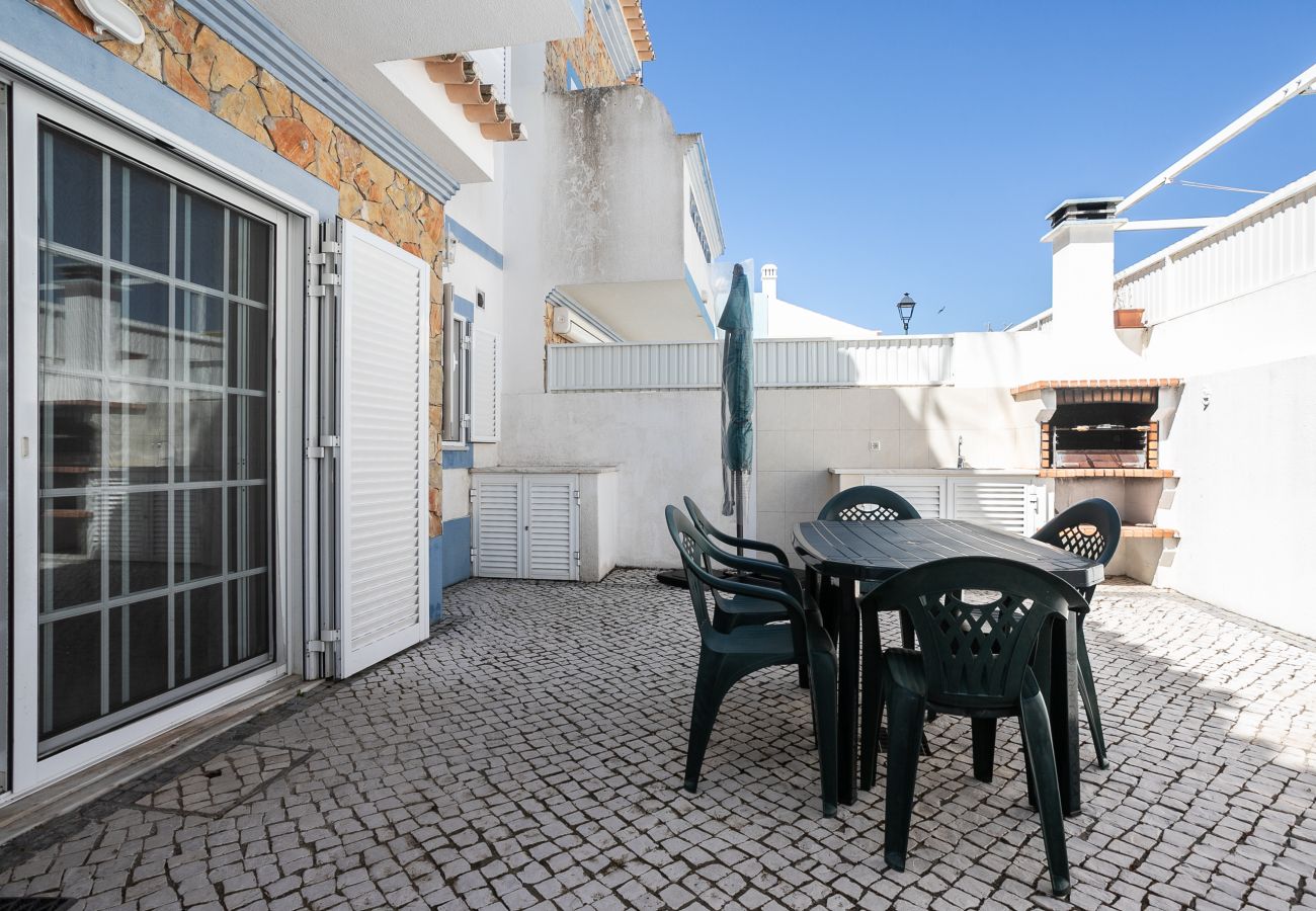 Villa em Manta Rota - Moradia 4 quartos com Pátio, Churrasqueira e Ar Condicionado by AlgarveManta (11V4)
