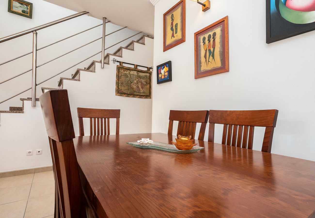 Casa geminada em Vila Nova de Cacela - Villa Santiago by Algarvemanta (5V2)