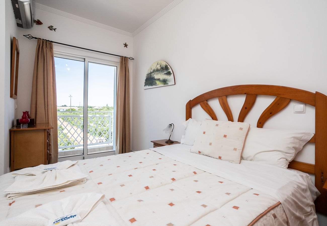 Casa geminada em Vila Nova de Cacela - Villa Santiago by Algarvemanta (5V2)