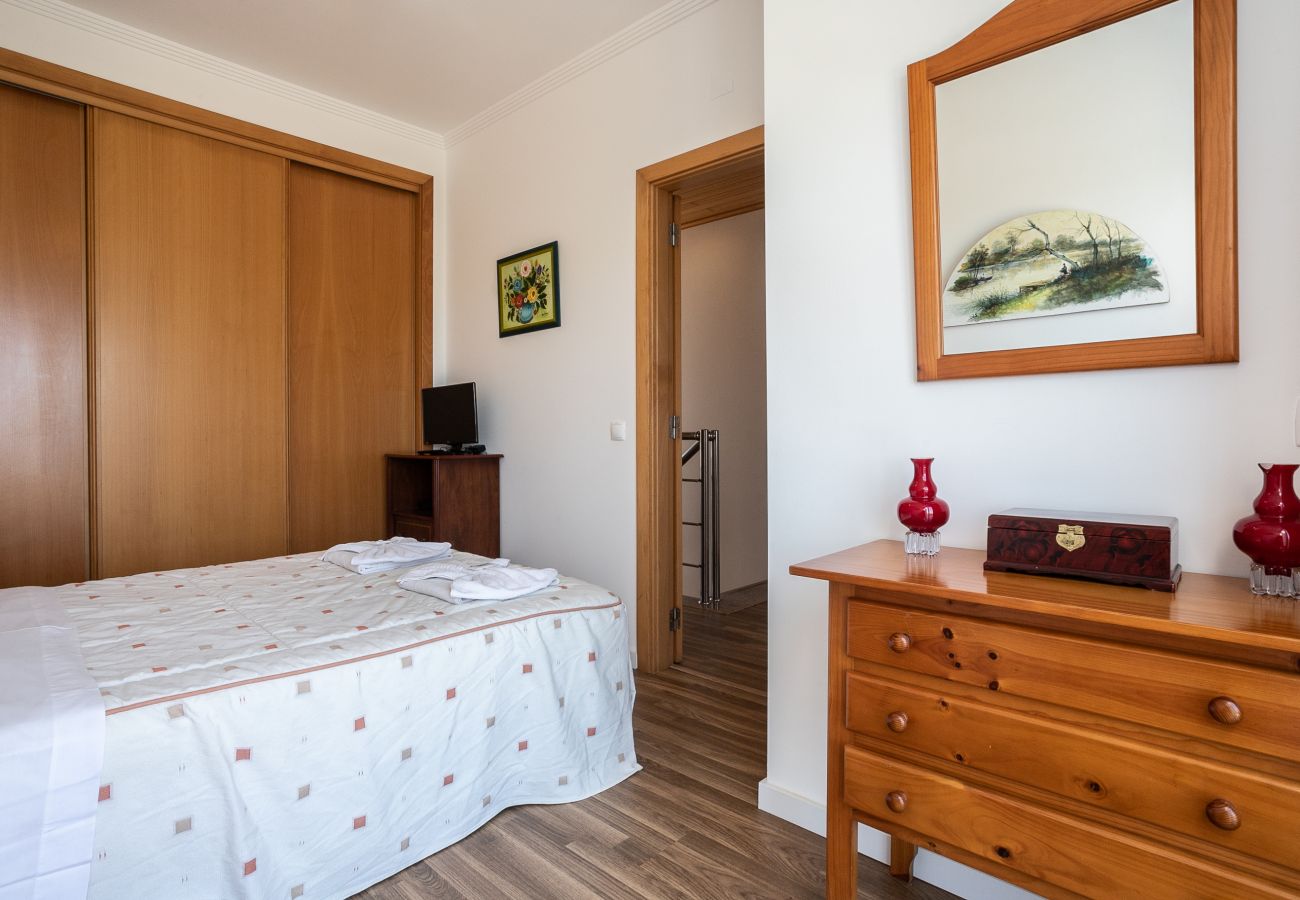 Casa geminada em Vila Nova de Cacela - Villa Santiago by Algarvemanta (5V2)