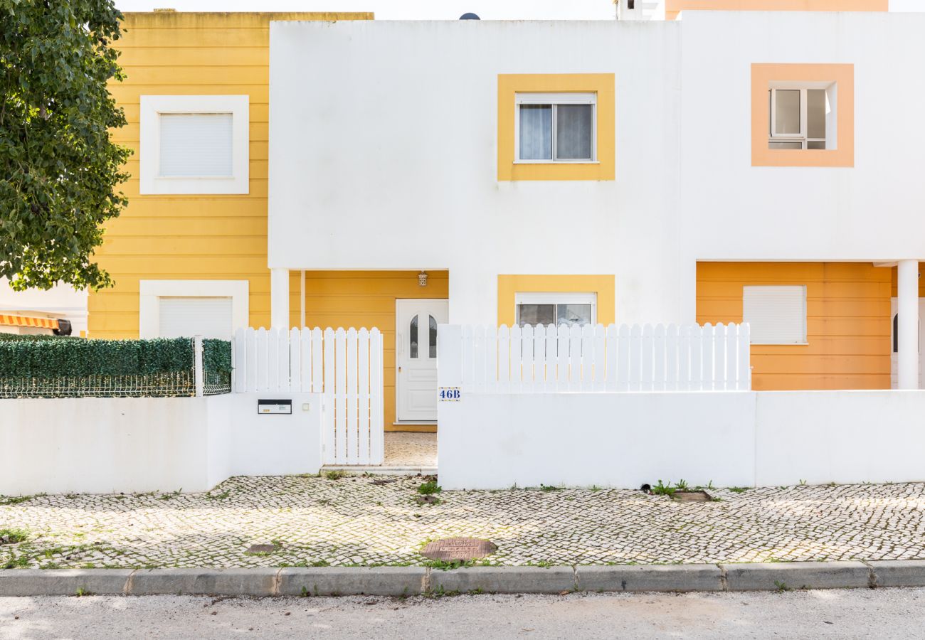 Townhouse in Manta Rota - House with 2 bedrooms only 200 meters from the beach by AlgarveManta (1V2)