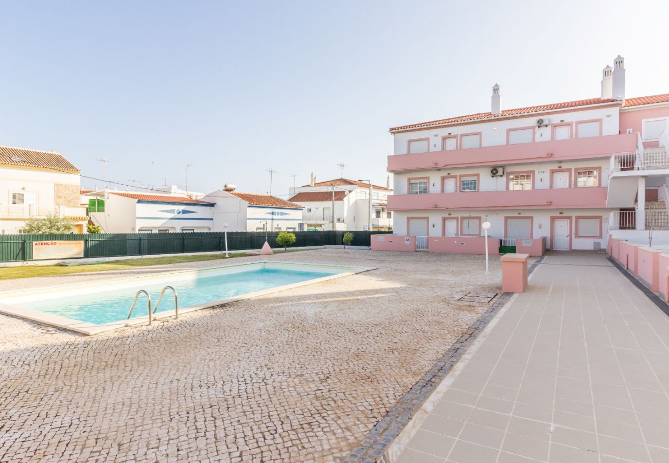 Apartment in Manta Rota - 2 bedroom apartment in condominium with swimming pool  by AlgarveManta (18T2)