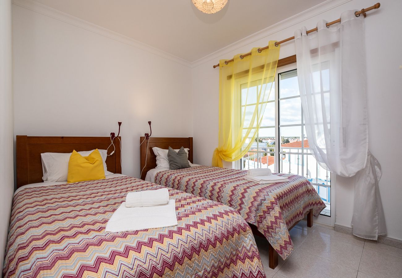 Apartment in Manta Rota - 2 bedroom apartment in condominium with swimming pool  by AlgarveManta (18T2)