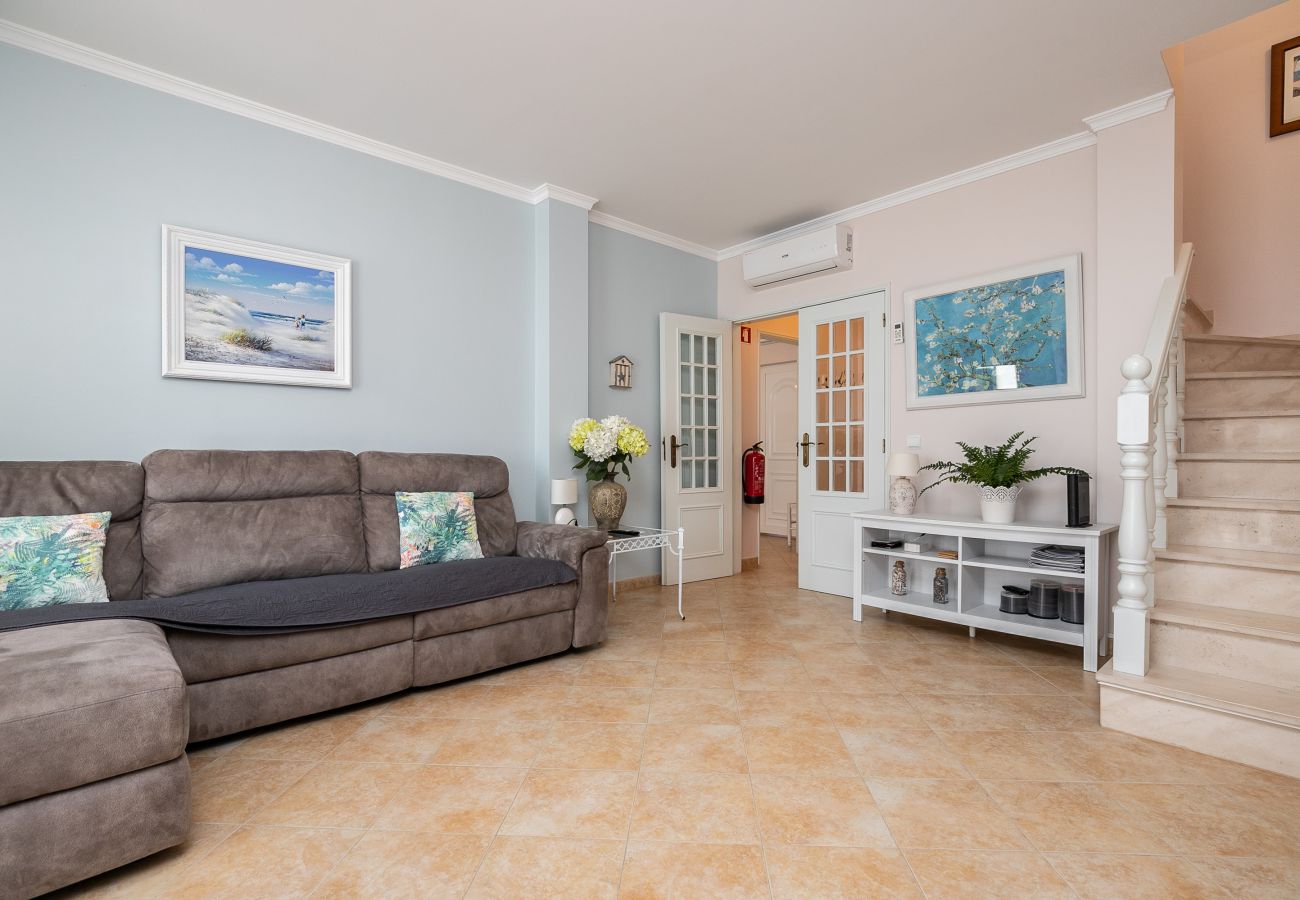 Residence in Manta Rota - 2 bedroom villa with parking and patio by AlgarveManta (4V2)