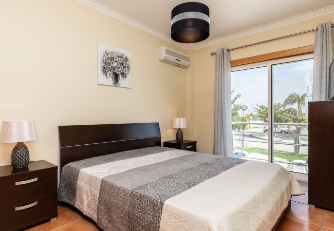 Terraced House in Manta Rota - 2 bedroom villa with patio and parking by AlgarveManta (2V2) Terraced House in Manta Rota - 2 bedroom villa with patio and parking by AlgarveManta (2V2)