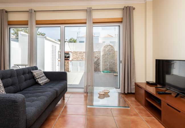 Terraced House in Manta Rota - 2 bedroom villa with patio and parking by AlgarveManta (2V2) Terraced House in Manta Rota - 2 bedroom villa with patio and parking by AlgarveManta (2V2)