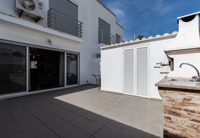 Terraced House in Manta Rota - 2 bedroom villa with patio and parking by AlgarveManta (2V2) Terraced House in Manta Rota - 2 bedroom villa with patio and parking by AlgarveManta (2V2)