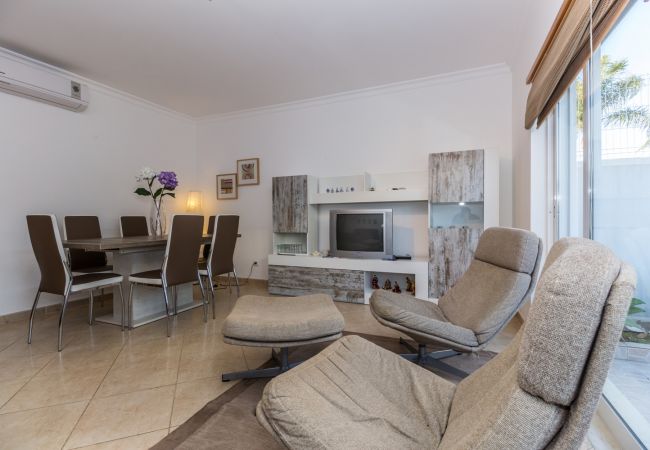 Terraced House in Manta Rota - Villa with 2 bedrooms and patio by AlgarveManta (6V2) Terraced House in Manta Rota - Villa with 2 bedrooms and patio by AlgarveManta (6V2)