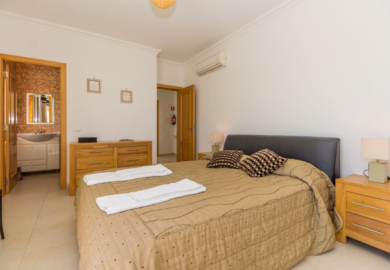 House in Manta Rota - 3 Bedroom Villa with private pool by AlgarveManta (39V3)