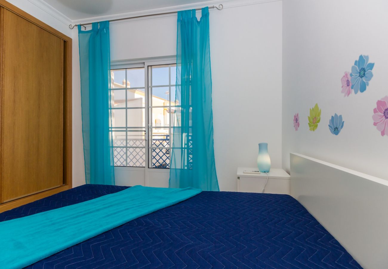 Residence in Manta Rota - 3 bedroom villa in condominium with swimming pool by AlgarveManta (12V3)