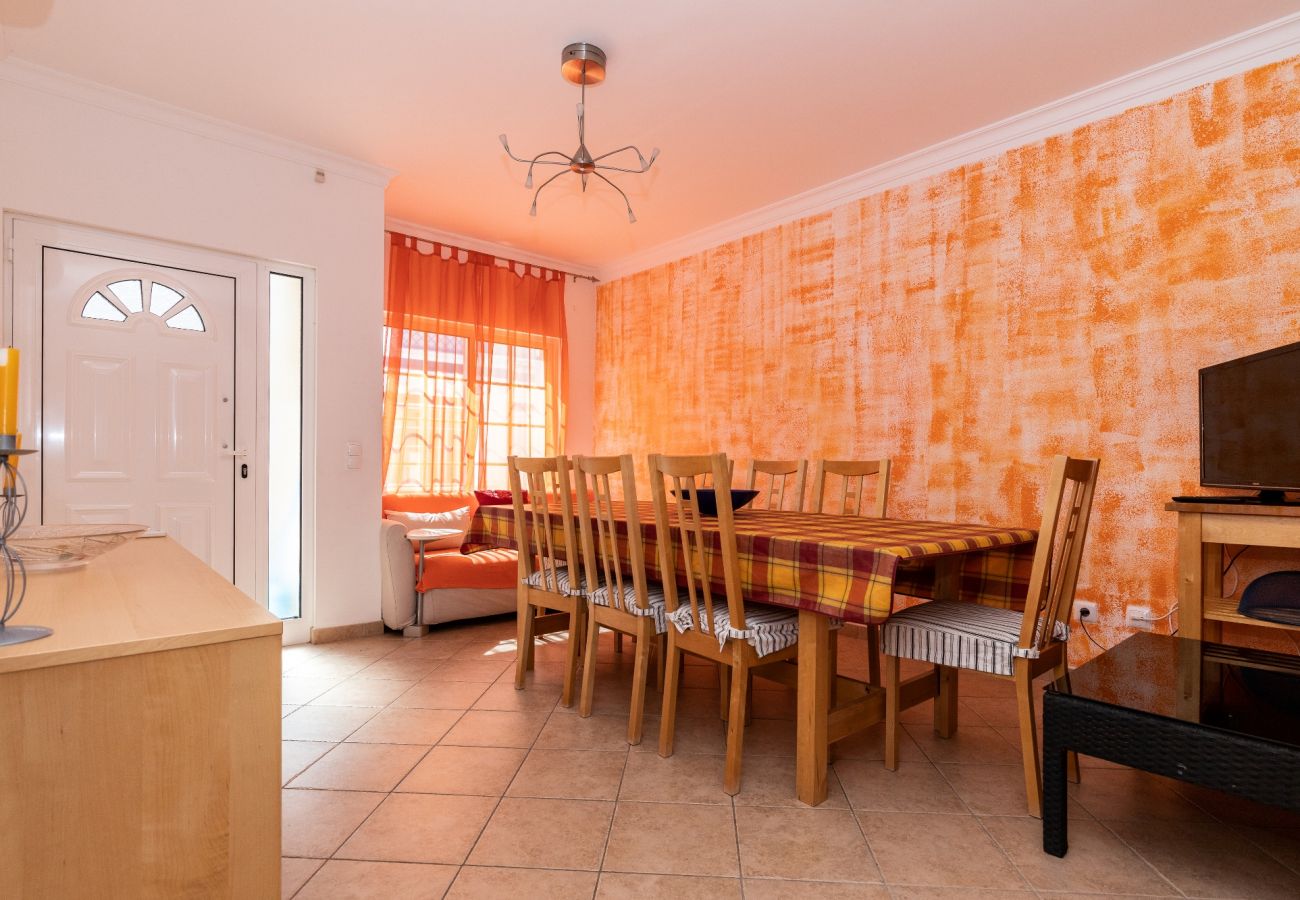 Residence in Manta Rota - 3 bedroom villa in condominium with swimming pool by AlgarveManta (12V3)