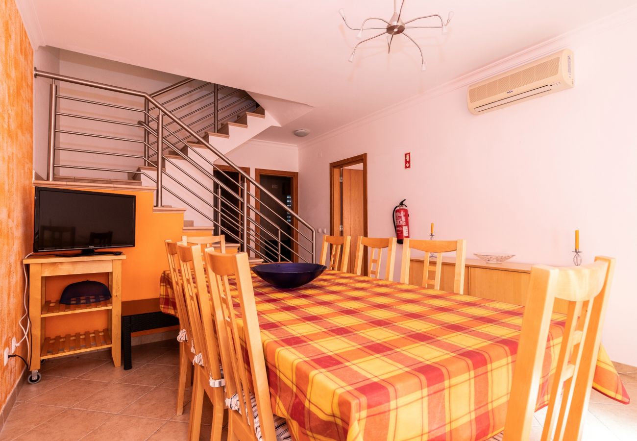 Residence in Manta Rota - 3 bedroom villa in condominium with swimming pool by AlgarveManta (12V3)