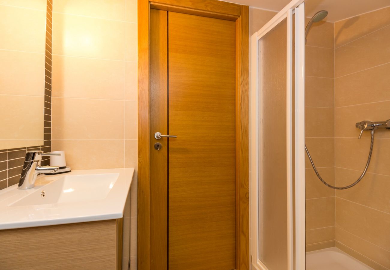 Townhouse in Manta Rota - 3 bedroom villa on the 1st line of beach and Wi-Fi by AlgarveManta (14V3)
