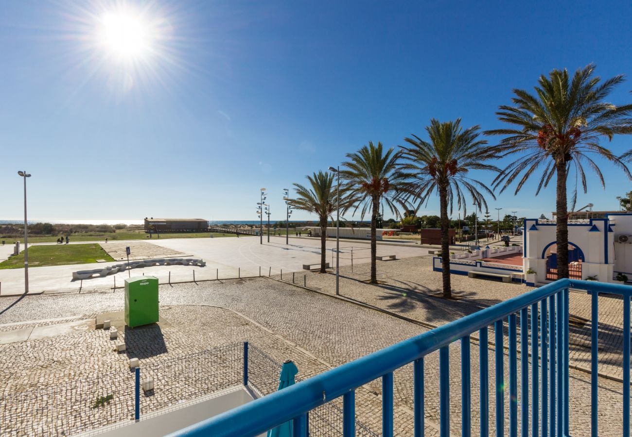 Townhouse in Manta Rota - 3 bedroom villa on the 1st line of beach and Wi-Fi by AlgarveManta (14V3)