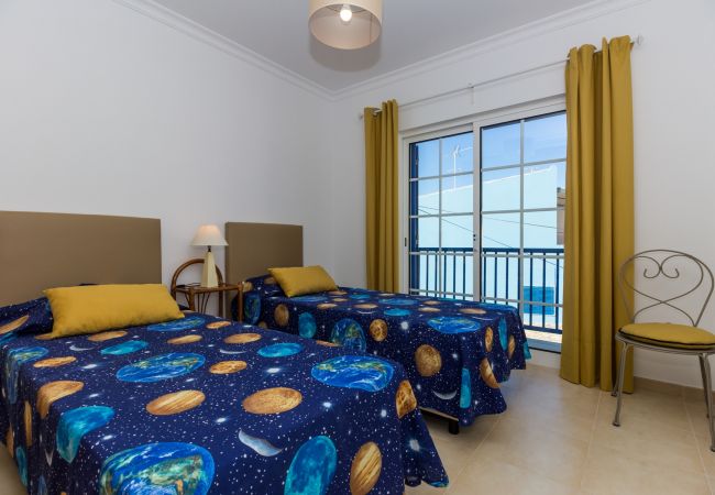 Terraced House in Manta Rota - 3 bedroom villa on the 1st line of beach and Wi-Fi by AlgarveManta (21V3) Terraced House in Manta Rota - 3 bedroom villa on the 1st line of beach and Wi-Fi by AlgarveManta (21V3)